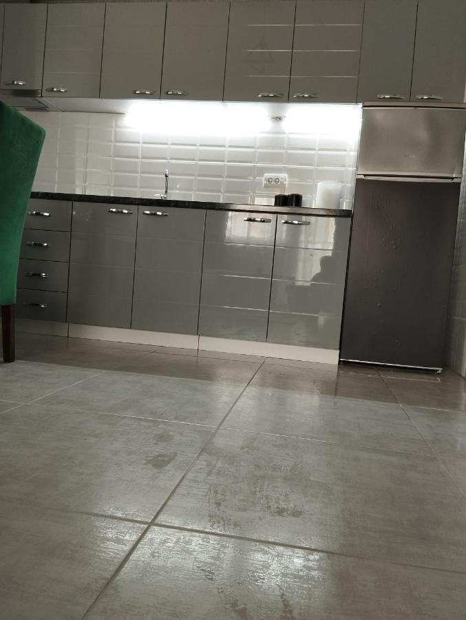 Apartamento Apartman Green!! Sremska Mitrovica Exterior foto